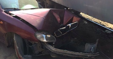 إصابة مواطنين فى حادث تصادم سيارتين أعلى المحور
