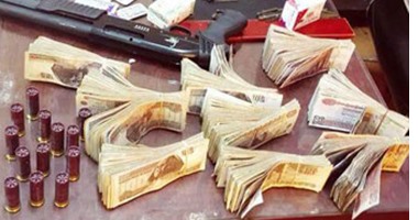 سقوط أخطر تاجر سلاح ومخدرات ونجله وبحوزتهما أسلحة و358 قطعة حشيش بالبحيرة