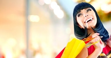 الشوبينج أسلوب حياة.. 5 علامات تدل على أنك مدمنة لشراء المكياج