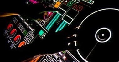 7 أسئلة لازم تتأكدى إنك جاوبتى الـDJ  عليها قبل فرحك