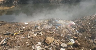 استمرار إلقاء القمامة بمواقع تحلية المياه بكفر الشيخ يهدد بكارثة بيئية