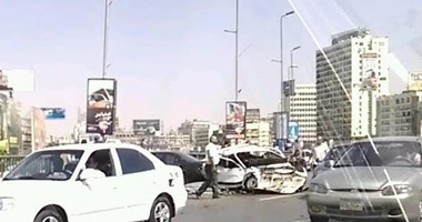 زحام مرورى أعلى كوبرى أكتوبر بسبب تصادم سيارتين