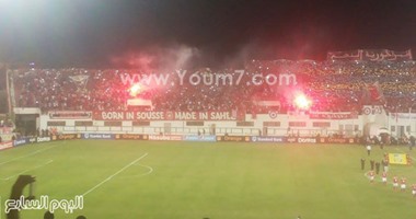 بالصور.. الشماريخ تُشعل سوسة وسط حضور 20 مشجعًا زملكاويًا فى غياب الألتراس