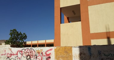 "هيئة الأبنية التعليمية" ترد على شكوى عدم وجود دورات مياه بمدرسة بأسوان