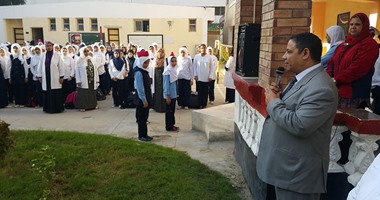 بالصور.. وكيل تعليم البحيرة يتابع انتظام العمل بمدارس المحافظة