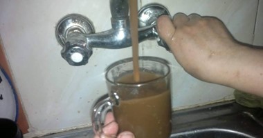 صحافة المواطن.. قارئ يشارك بصور لمياه شرب ملوثة فى المحلة الكبرى