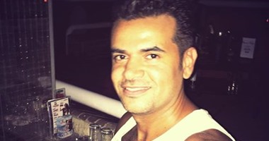 سامو زين ينشر صورة "سيلفى" من شرم الشيخ