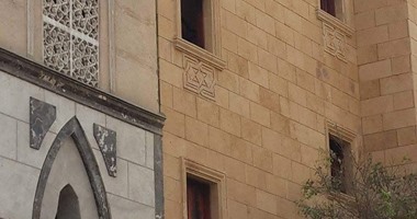 بالصور.. نقش نجمة داود على حائط مسجد بحدائق المعادى خلال تجديده