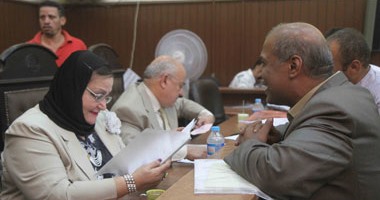 ضوابط الدعاية تطبق على مواقع التواصل الاجتماعى.. مصدر بـ"العليا للانتخابات": أى مخالفات سيعاقب صاحبها.. وإزالة اللافتات المعلقة قبل موعد الدعاية على نفقة المرشح بجانب غرامة تصل إلى 100 ألف جنيه