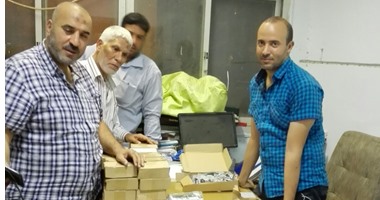 جمارك سفاجا تحبط تهريب 37 هاتف أيفون و220 عبوة عدسات لاصقة 