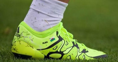 ابنة جاريث بيل ترافق والدها على حذاء منتخب ويلز