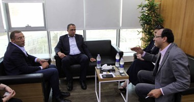 خالد صلاح يستقبل وزير التخطيط قبل ندوة قانون الخدمة المدنية