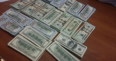 ضبط شاب بالإسكندرية يساعد آخرين فى تحويل الأموال خارج السوق المصرفية