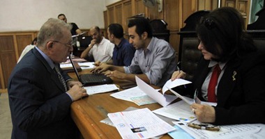 الأحزاب تعلن أعداد مرشحيها المتقدمين للنواب حتى اليوم السادس.. النور والحركة الوطنية: مرشحونا تخطوا 200.. والمصريين الأحرار:نعلن عنه عقب غلق باب الترشح.. الناصرى: 6حتى الآن..والإصلاح والنهضة يدفع بـ15