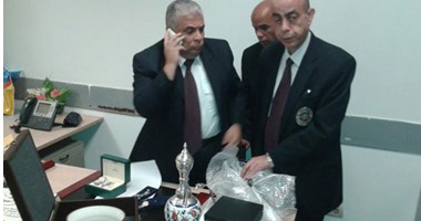 جمارك المطار تحبط محاولة تهريب 4 ساعات مرصعة بالألماظ قيمتها 700 ألف جنيه