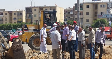 بالصور.."جهاز العاشر" يزيل الحديقة المواجهة لصيد ناوى لتحويلها لجراج