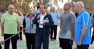 بالصور ..السيسى بالزى الرياضى مع طلبة الكلية الحربية