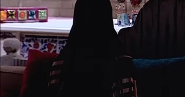 شاب يشوه وجه فتاة بمياه نار لرفضها الزواج منه