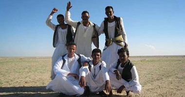 بالصور..قرى وأودية مصرية لا تتحدث العربية..قبائل "مقاتلى الفراعنة" بالبحر الأحمر لغتهم تنطق ولا تكتب..ومن ينطق بالعربية ليس منهم..يعيشون على الفطرة ويرعون الأبل والأغنام..ويعتبرون الحضر"صداع فى الرأس"
