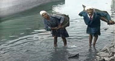 السقا والإسكافى وحصرى ومعددة وبلانة..مهن لا يفهمها جيل الألفية الثالثة