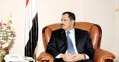 عودة رئيسى الوزراء ومجلس النواب اليمنيين لصنعاء بعد شفائهما 
