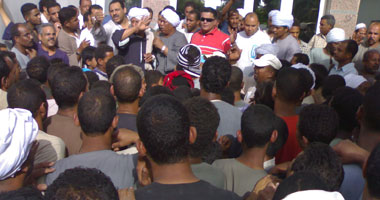 مظاهرة بأسوان تطالب بحل مجلس الشعب