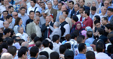 الحكومة فى خدمة الأثرياء والطبقة الوسطى تدفع الثمن