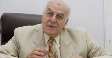 نقيب الأسنان يتهم وزارة الصحة بالعنصرية