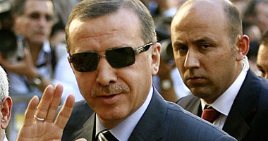 حظر أردوغان يفقد العدالة 40% من مؤيديه 