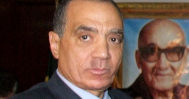 فاروق العقدة.. رجل اقتصاد أحبه المصريون