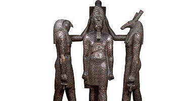 القبض على صياد وبحوزته تمثال أثرى بقنا