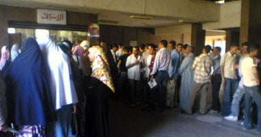 تجمهر العشرات بمحطة سكك حديد المنيا