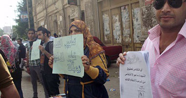بالصور.. وقفة لأعضاء "مصر القوية" أمام مجمع محاكم طنطا