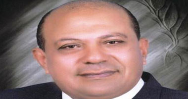 المعلم المعتصم بالمجمع التعليمى بالإسماعيلية يعود مديرا للمدرسة الدولية