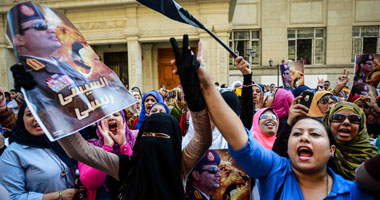 مظاهرة لطلاب "القاهرة" دعما للقوات المسلحة فى محاربة الإرهاب
