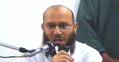 الداعية السلفى إسماعيل المقدم يطالب شيخ الأزهر بحماية الأمة