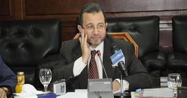 إيكونوميست: الثوار يحصلون على فتات صغيرة بالحكومة الجديدة