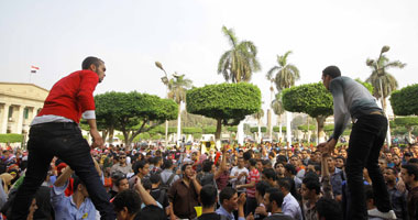 باكينام الشرقاوى فى أول ظهور لها منذ عزل"مرسى تقود مظاهرات الإخوان بجامعة القاهرة.. والأمن يمنع مسيرة متجهة للجيزة.. اشتباكات بالأيدى بحلوان.. وطلاب عين شمس يواصلون امتناعهم عن"الميد تيرم" 