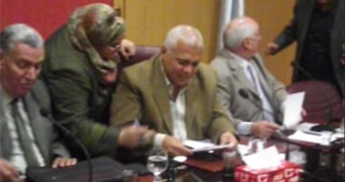 وزير الرى يوقع على استمارة كمل جميلك  لترشيح السيسى رئيسا