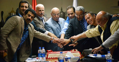 بالصور.. إدارة الزمالك تحتفل بكأس مصر