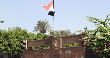 إعلان مدفوع الأجر لـ"وزارة الإعلام" يثير باب التساؤلات حول وضع وزارة الإعلام الحالى.. الوزارة تفتح باب القيد بسجل الموردين المختصين بتوريد ورق جرائد ومجلات.. ووكيل وزارة: الوزارة قائمة والدستور لا يتض
