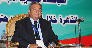 عبد العزيز يجتمع مع اتحاد الجمباز فى حضور "مصطفى"