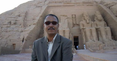 مدير آثار أبو سمبل فى رده على أحد الباحثين: دراسة تعامد الشمس على 169 معبدا لا تستند إلى حقيقة علمية.. وحسابات الباحث اعتمدت على أعياد القدماء المصريين.. وأبو سمبل معجزة فلكية لا يمكن مناظرتها