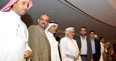 الكتاب والأدباء العرب يزورون مجلسى الدولة والشورى العمانى