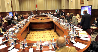 ندوة قانونية تناشد عمرو موسى بعرض مضابط مشروع الدستور على الإنترنت