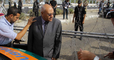 اجتماع لهيئة الدفاع عن مرسى عقب عودة العوا من لندن