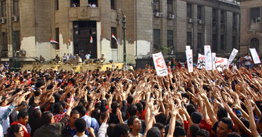 "ألتراس أهلاوى" يبدأ التجمع أمام مقر الأهلى