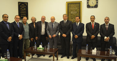 وزير الشباب يلتقى شباب الجالية المصرية المقيمين بالإمارات