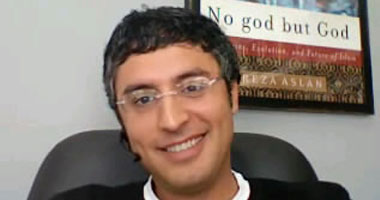 رضا أصلان يلقى محاضرة بالجامعة الأمريكية أول فبراير