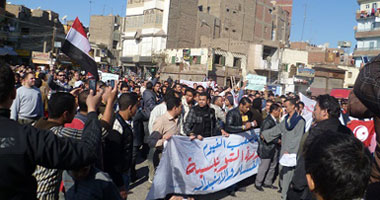 فى مثل هذا اليوم.. بدء محاكمة مبارك عقب ثوره 25 يناير.. مولد البابا شنودة الثالث.. والفنان رشدي أباظة فى 1926..كريستوفر كولومبوس و88 بحارا يبدأون رحلة إكتشاف العالم الجديد..وعبور اولى السفن لقناة بنما